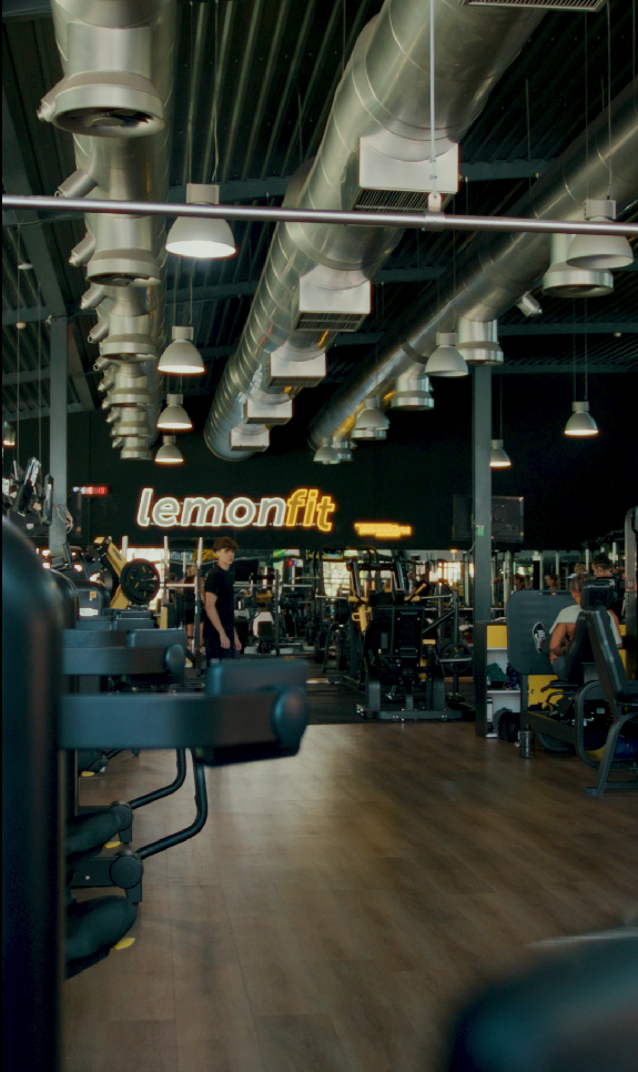 Ginásio Lemonfit, com solução profissional de água VOA.